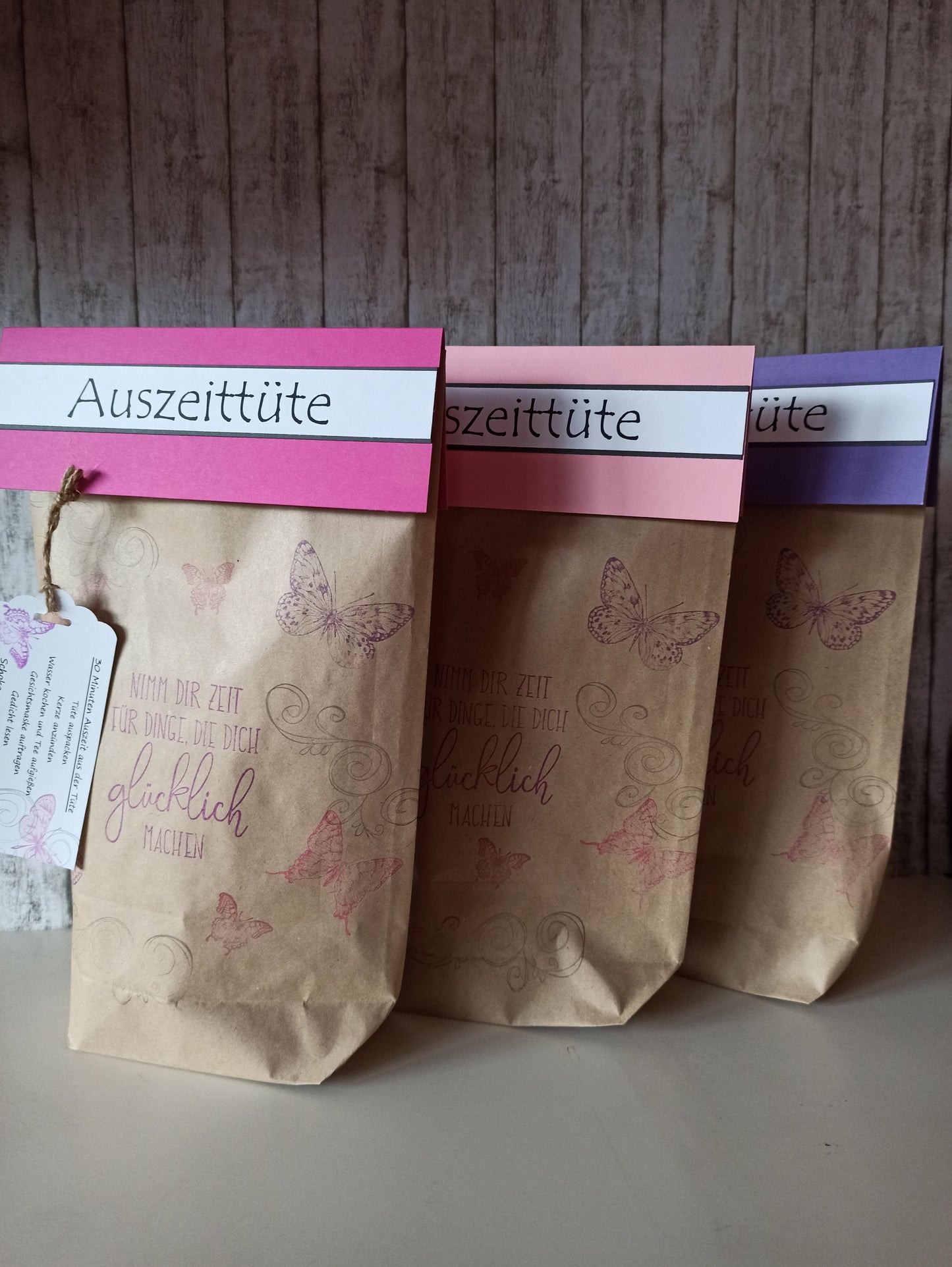 Auszeittüte für die Frau – Wellness Geschenkset mit Tee, Gesichtsmaske & Teelicht