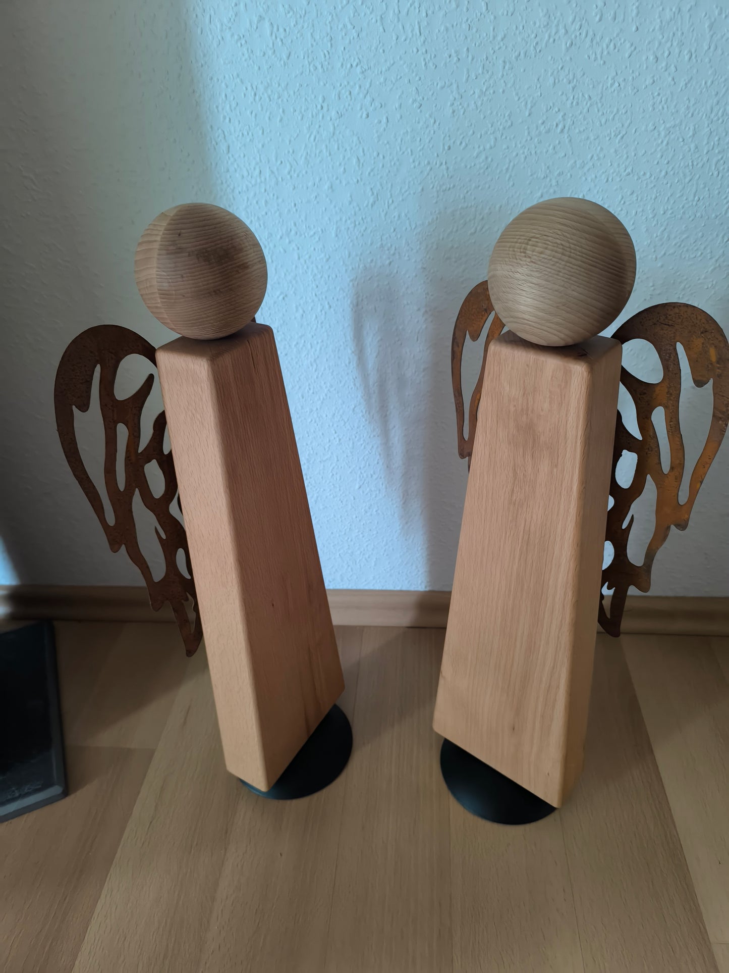 Engel XXL aus Buchenholz mit Rost-Flügel – Handgefertigte Winterdeko