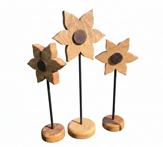 Holzblume aus Eichenholz – Handgefertigte Blume mit Stahlständer, Tischdeko Unikat