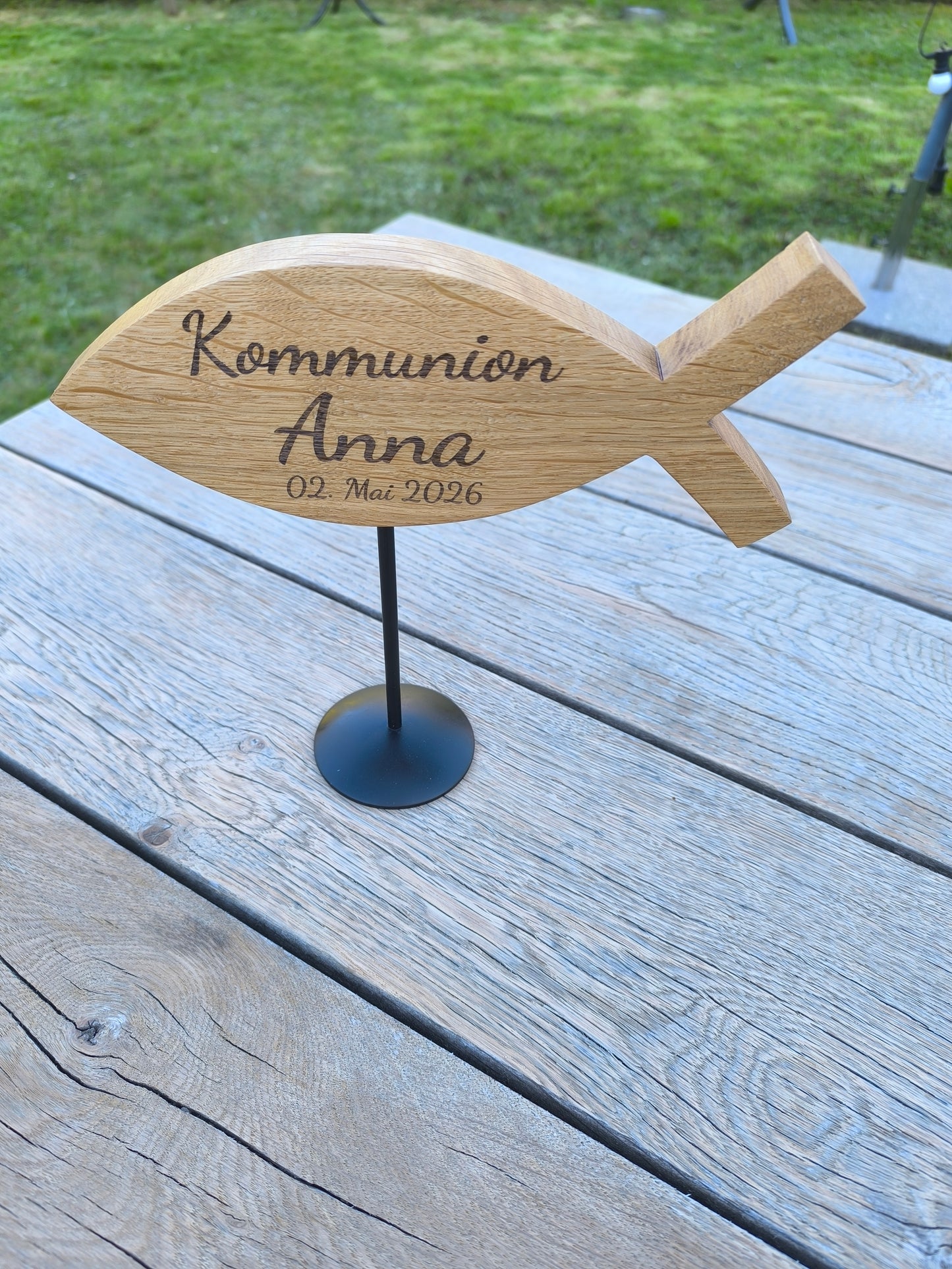 Holzfisch aus Eichenholz – Handgefertigt als Tischdeko & Geschenk zur Konfirmation, Kommunion & Taufe