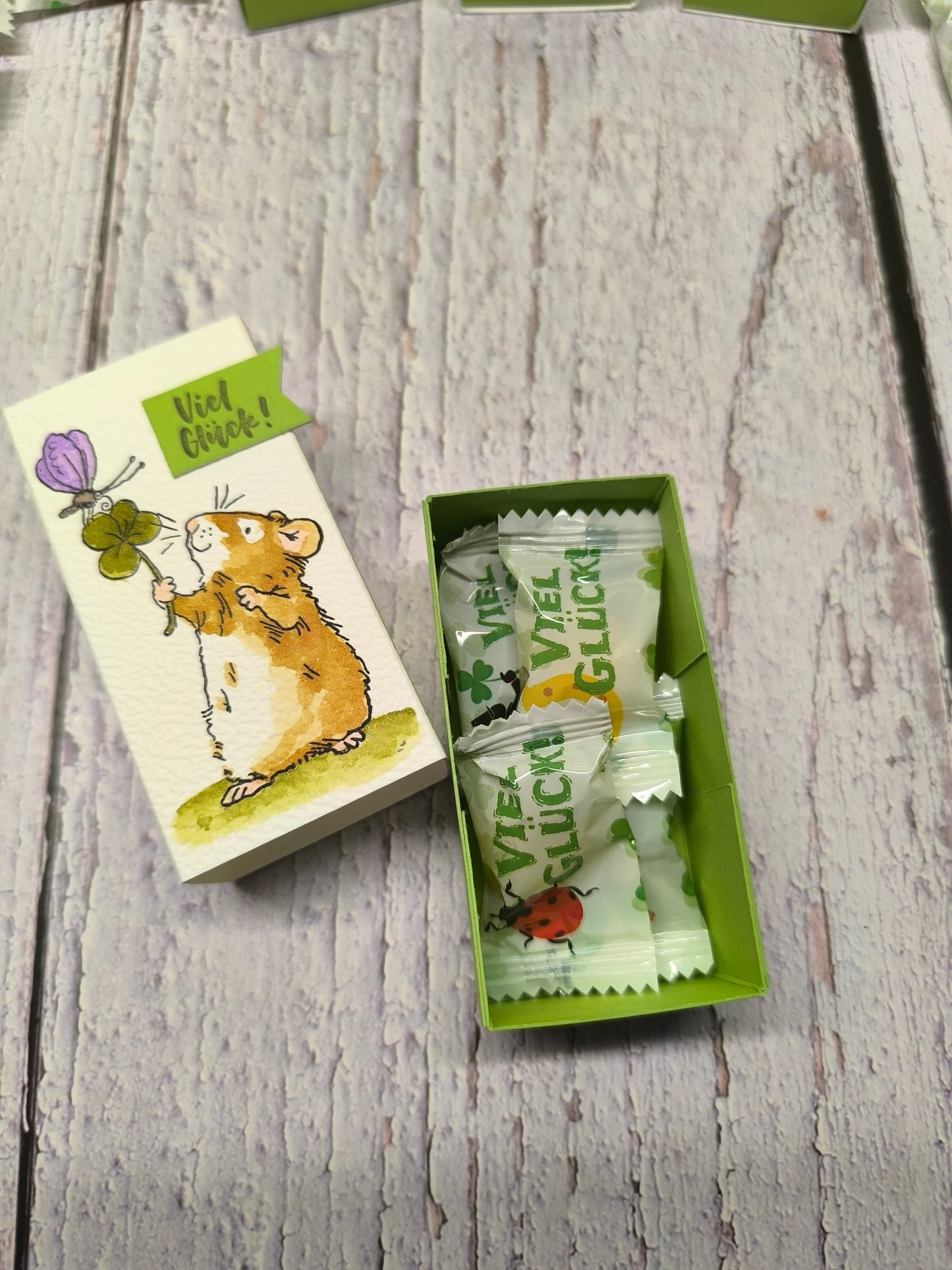 Glücksbox – Handgestempelte Schachtel voll Glück mit 4 Glüksbonbons