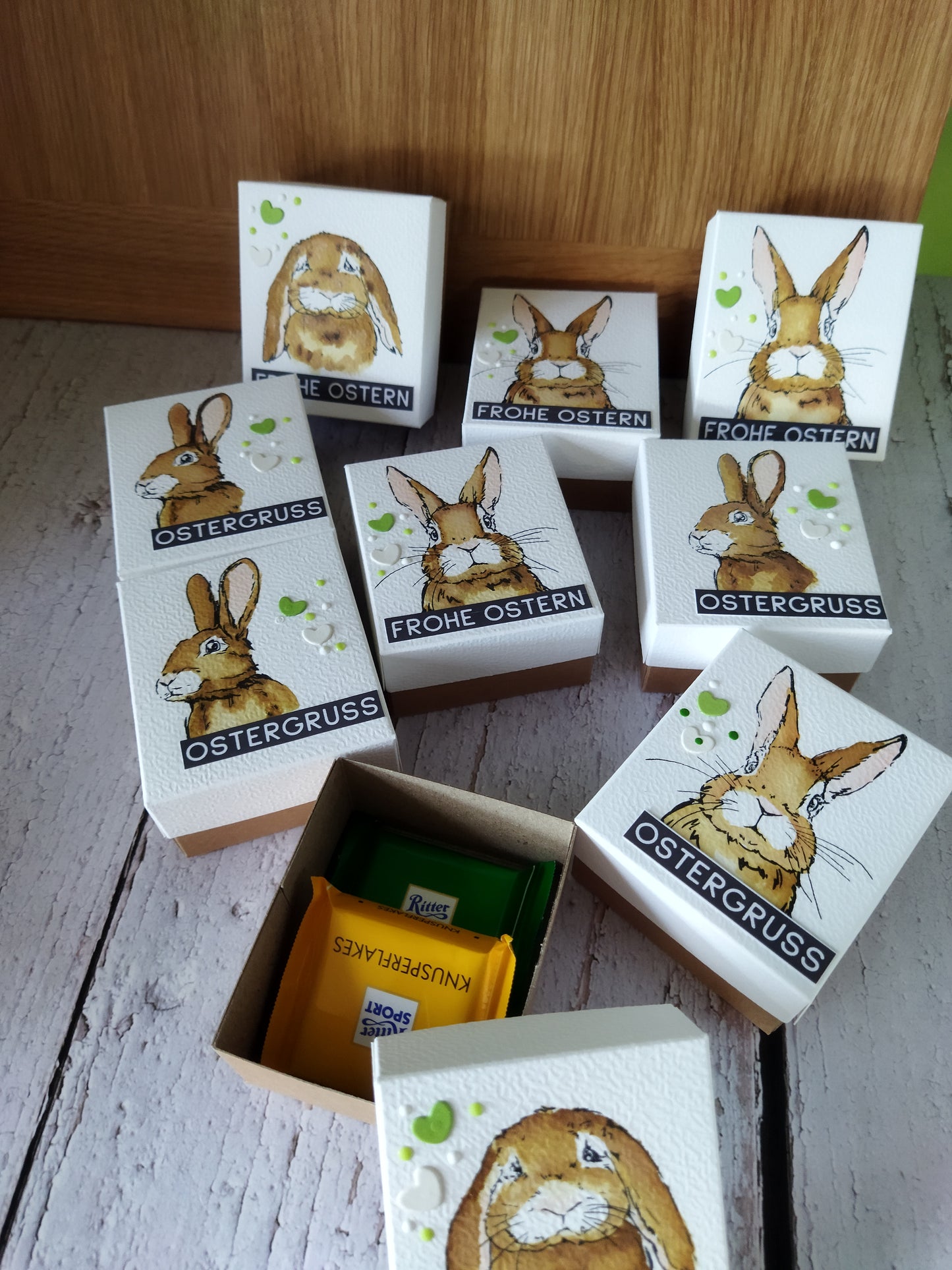 Osterschachtel mit Hasen – Handgestempelte Geschenkbox als Ostergeschenk & Mitbringsel