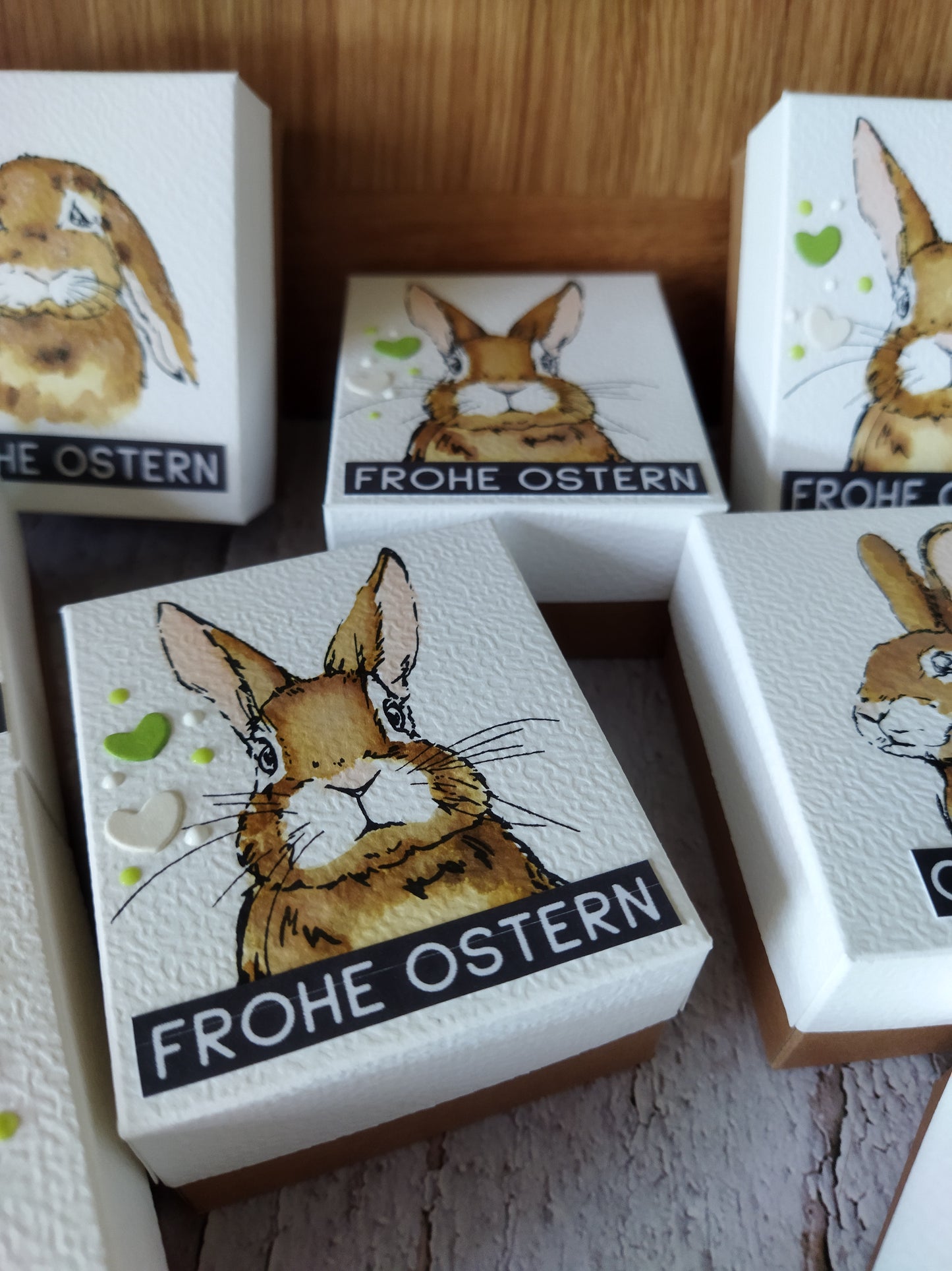 Osterschachtel mit Hasen – Handgestempelte Geschenkbox als Ostergeschenk & Mitbringsel